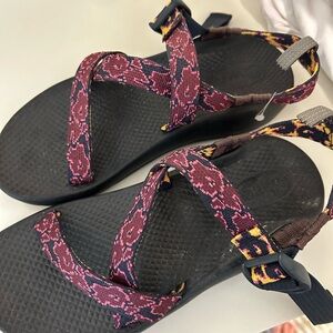 EUC Chaco girls size 5